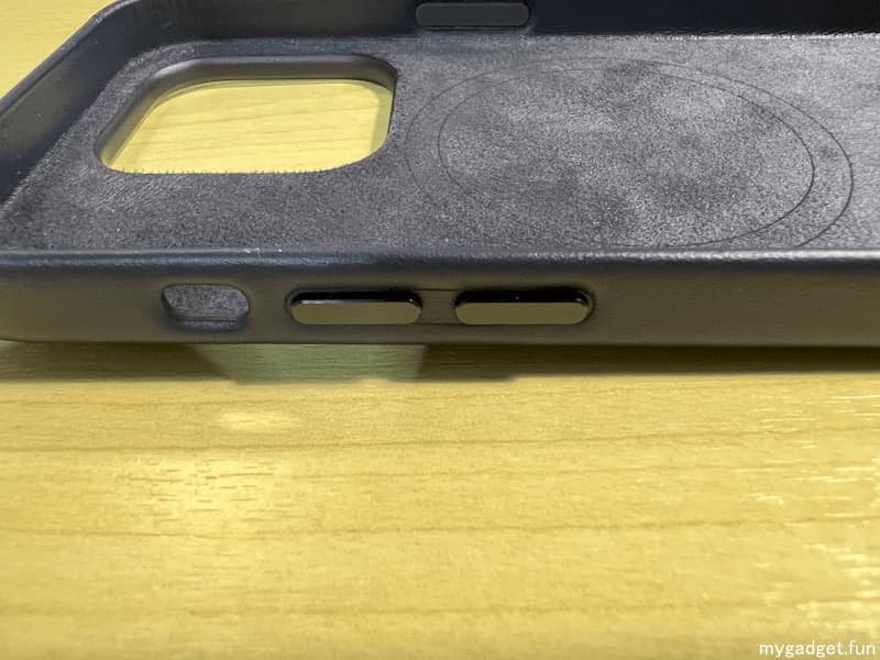 【レビュー】MagSafe対応iPhone 14 Proレザーケース｜ディープパープル＋インク【Apple純正スマホケース】