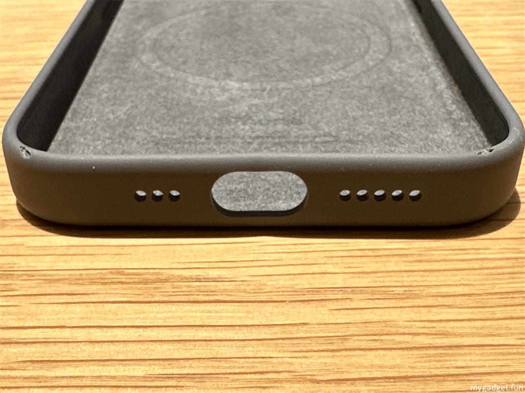 【レビュー】MagSafe対応iPhone 15 Proシリコンケース｜ナチュラルチタニウム＋クレイ【Apple純正スマホケース】