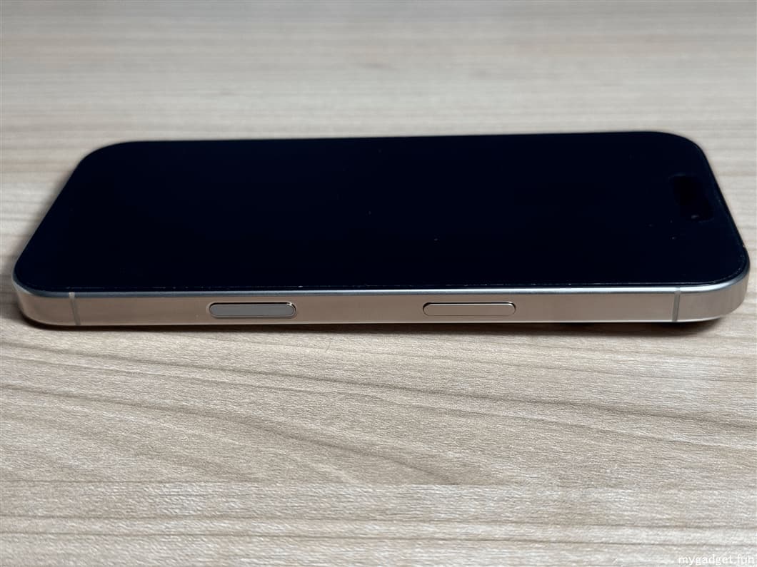 iPhone16 Proデザートチタニウムをレビュー【重たくなって進化の限界を感じた】